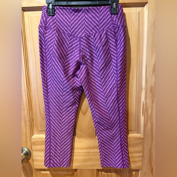 NIKE One Legend 2.0 Women's Zig-Zag Print Violet Eco-Friendly Capri Leggings S - Picture 2 of 11